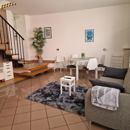 度假居 La Casetta Del Borgo 切塞纳蒂科
